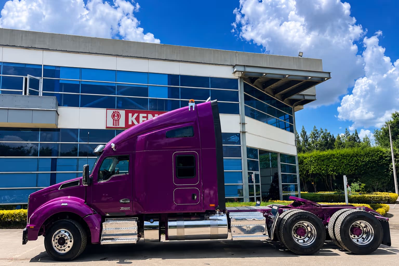 KENWORTH T880 2026 CAMAROTE