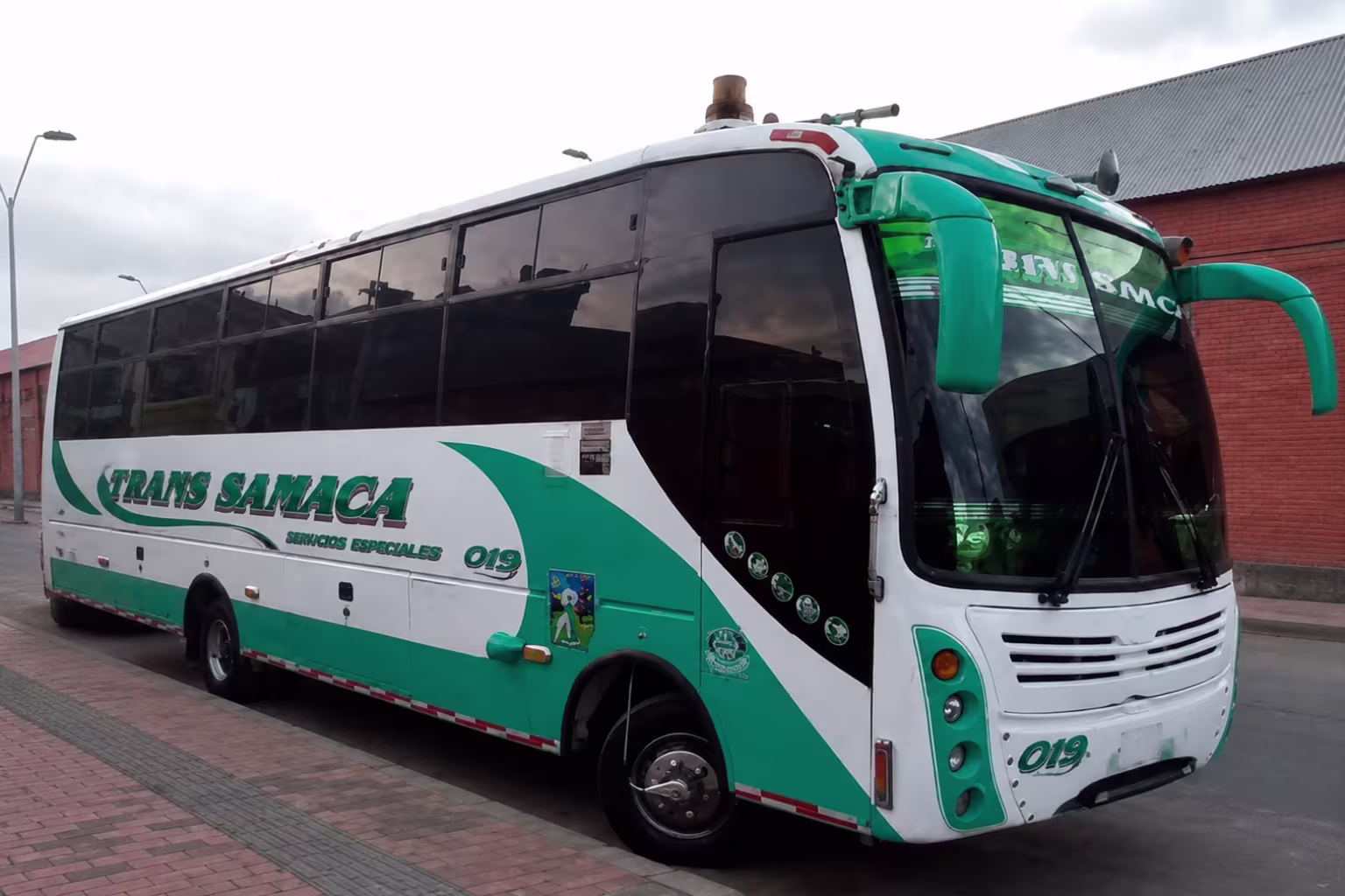 BUS HINO FC500 2011